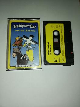 Freddy der Esel Folge 11 und die Zebras 5-fach Schwarz geschraubt Schwarz mit Gelben Aufkleber 60479 Freddy der Esel Folge 11 und die Zebras 5-fach Schwarz geschraubt Schwarz mit Gelben Aufkleber 60479