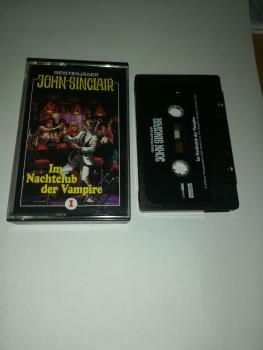 Geisterjäger John Sinclair Folge 1 Im Nachtclub der Vampire Schwarz mit Weißen Druck MC 1100 SPV Geisterjäger John Sinclair Folge 1 Im Nachtclub der Vampire Schwarz mit Weißen Druck MC 1100 SPV
