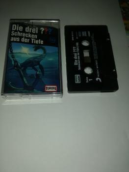 Die Drei Fragezeichen Folge 193 Schrecken aus der Tiefe Schwarz mit Weißen Druck 88985467124 Europa Die Drei Fragezeichen Folge 193 Schrecken aus der Tiefe Schwarz mit Weißen Druck 88985467124 Europa