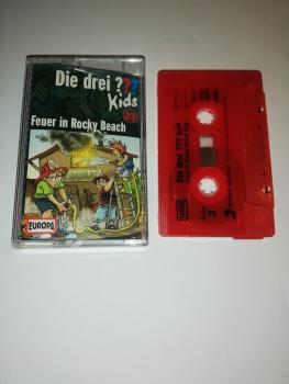 Die Drei Fragezeichen Kids Folge 23 Feuer in Rocky Beach Rot mit Schwarzen Druck 88697800334 Europa Die Drei Fragezeichen Kids Folge 23 Feuer in Rocky Beach Rot mit Schwarzen Druck 88697800334 Europa