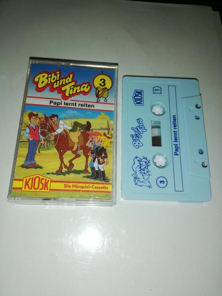 Bibi und Tina Folge 3 Papi lernt reiten Weiß mit Blauen Druck (Rot Gelbes Kioskcover) Der Grüne Punkt Bibi und Tina Folge 3 Papi lernt reiten Weiß mit Blauen Druck (Rot Gelbes Kioskcover) Der Grüne Punkt