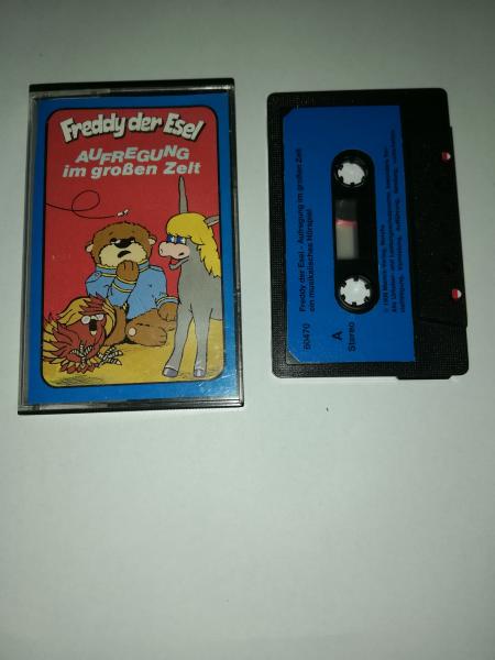 Freddy der Esel Folge 7 Aufregung im großen Zelt Schwarz mit Dunkelblauen Aufkleber 60470 Freddy der Esel Folge 7 Aufregung im großen Zelt Schwarz mit Dunkelblauen Aufkleber 60470