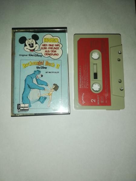 Hallo, hier sind wir Eure Freunde aus dem Disneyland Dschungelbuch II Grau mit Roten Aufkleber 0656.517 Disneyland Hallo, hier sind wir Eure Freunde aus dem Disneyland Dschungelbuch II Grau mit Roten Aufkleber 0656.517 Disneyland