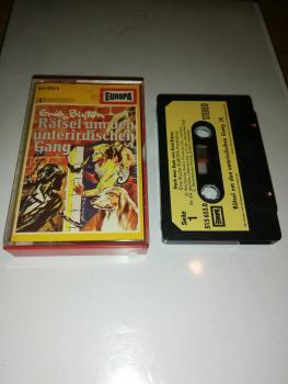 Enid Blyton Folge 4 Rätsel um den unterirdischen Gang Schwarz mit Beigen Aufkleber 515653.0 Europa