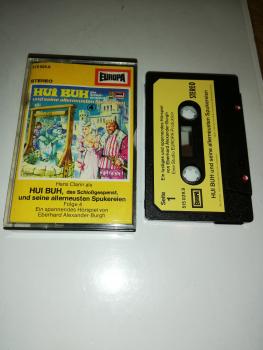 Hui Buh Folge 4 und seine allerneusten Spukereien Schwarz mit Beigen Aufkleber 515029.9( gelbes Cover)