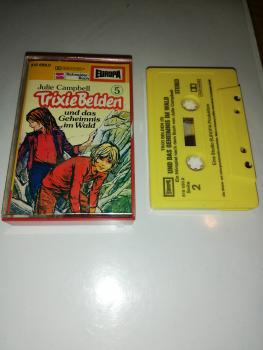Trixie Belden Folge 5 und das Geheimnis im Wald Gelb 515658.0 Europa