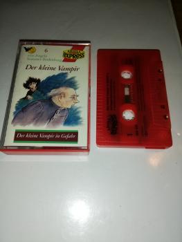 Der kleine Vampir Folge 6 in Gefahr Rot mit Schwarzen Druck 495436-215 Ariola Express