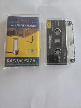 Emil und die Detektive Das Musical Erich Kästner Transparent mit Weißen Druck 471969-4 Deutsche Grammophon