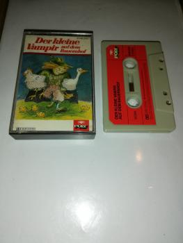 Der kleine Vampir auf dem Bauernhof Grau mit Roten Aufkleber 3148249 Poly