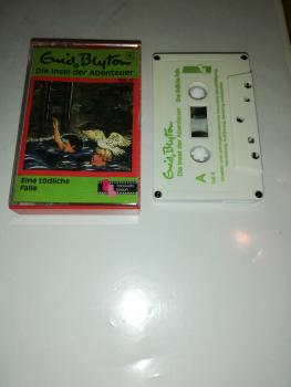 Enid Blyton Die Insel der Abenteuer Folge 4 Eine tödliche Falle 5-fach Schwarz geschraubt  Weiß mit Grünen Druck Tonstudio Braun
