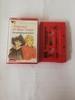 Der kleine Vampir Folge 9 Der geheimnisvolle Patient Rot mit Schwarzen Druck 495825-209 Europa