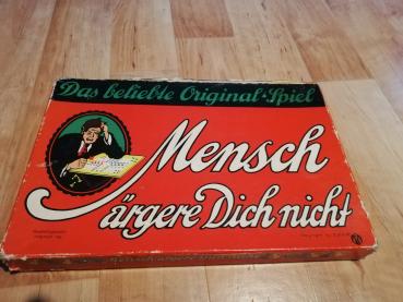 Mensch ärgere Dich nicht von 1960 Nr.2 L Copyright by J.F.S.M Holzfiguren(Karton mit Gebrauchsspuren)