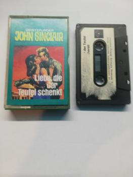 Geisterjäger John Sinclair Folge 53 Liebe, die der Teufel schenkt 5-fach Schwarz geschraubt Schwarz mit Weißen Aufkleber 73031  Tonstudio Braun Abriss Kassettencover Seite B