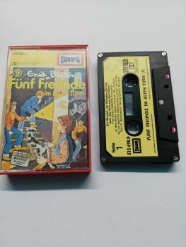 Fünf Freunde Folge 9 im alten Turm 5-fach Silber geschraubt Schwarz mit Gelben Aufkleber 515698.0 Europa Kassettencover Seite 1 und Innencover beschrieben