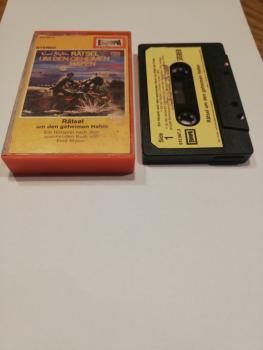 Enid Blyton Folge 2 Rätsel um den geheimen Hafen Schwarz mit Beigen Aufkleber 515567.3(Gelbes Cover) Kassette bestempelt