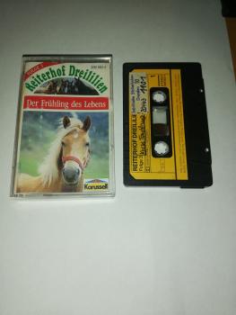 Reiterhof Dreililien Folge 3 Der Frühling des Lebens Schwarz mit Gelben Cover 839 562-4 (Weiß Rotes Cover)Innencover und Kassette beschrieben(Bücherei-Kassette)