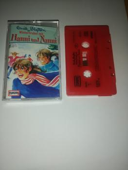 Hanni und Nanni Folge 17 Wintertrubel mit Hanni und Nanni Rot mit Schwarzen Druck 8287670017 4 Europa