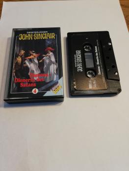 Geisterjäger John Sinclair Black Edition Folge 4 Damona-Dienerin des Satans 5-fach Schwarz geschraubt Schwarz mit Weißen Druck Edition 2000 MC1103 SPV                                                                                               2000 MC 11