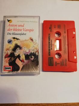 Der kleine Vampir Folge 14 und die Klassenfahrt Rot mit Schwarzen Druck 7432115442 4 PC 209 Europa