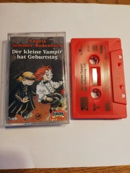 Der kleine Vampir Folge 18 hat Geburtstag Rot mit Schwarzen Druck 8287658259 4 Europa