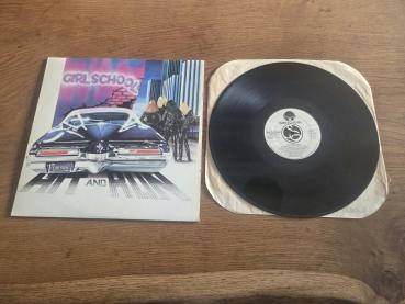 Girlschool Hit and Run 1981 Bronze SGR 1003 Canadische Pressung VG+/VG+