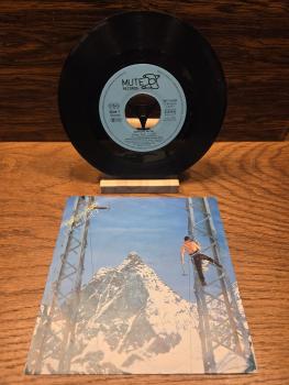 Depeche Mode Love in Itself .2 1983 Mute Records INT 111.814 Mute 7 Bong 4 Deutsche Pressung VG+/VG+