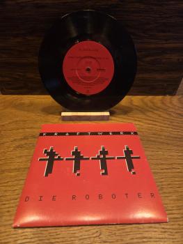 Kraftwerk – Die Roboter 2017 Musikexpress – none, Kling Klang – none, Parlophone – none Deutsche Pressung VG+/VG+