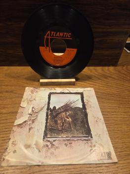 Led Zeppelin – Black Dog / Misty Mountain Hop 1971 Atlantic – ATL 10 103, Atlantic – Atl. 10.103 Deutsche Pressung VG/VG+(Rück-Cover leicht beschrieben)