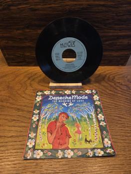 Depeche Mode – The Meaning Of Love 1982 Mute – INT 111.804, Mute – MUTE 022 Deutsche Pressung VG/VG+