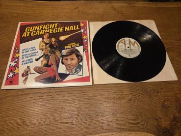 Phil Ochs – Gunfight At Carnegie Hall 1974 A&M Records – SP-9010 Canadische Pressung VG+/VG+