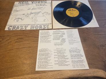 Neil Young With Crazy Horse – Zuma 1975 	Reprise Records – REP 54 057 Deutsche Pressung VG+/VG+(Rückseite des Covers mit Namen versehen)