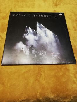 Genesis Seconds out 1977 Charisma 6641697 9199263 Deutsche Pressung VG+/VG-(leichter Abriss oben links)