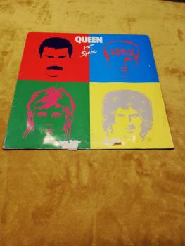 Queen Hot Space 1982 EMI 1A 064-64773 Holländische Pressung VG-/G+( Abriss auf Cover unten)