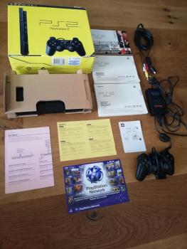 Sony PlayStation 2 Slim mit OVP und Zubehör