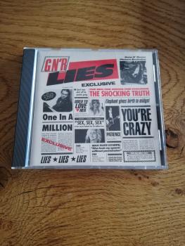 Guns N' Roses – G N' R Lies 1988 Geffen Records – GED 24198, Uzi Suicide Records – GEFD 24198 Europäische Auflage