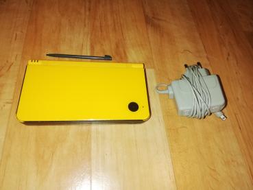 Nintendo DS XL Gelb UTL-001 mit Ladekabel und Stift