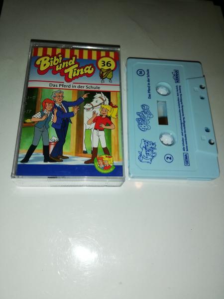 Bibi und Tina Folge 36 Das Pferd in der Schule Weiß mit Blauen Druck 4.27136 Kiddinx