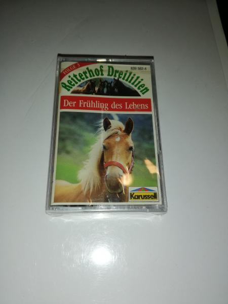 Reiterhof Dreililien Folge 3 Der Frühling des Lebens Schwarz mit Gelben Cover 839 562-4 (Weiß Rotes Cover) Originalverpackt