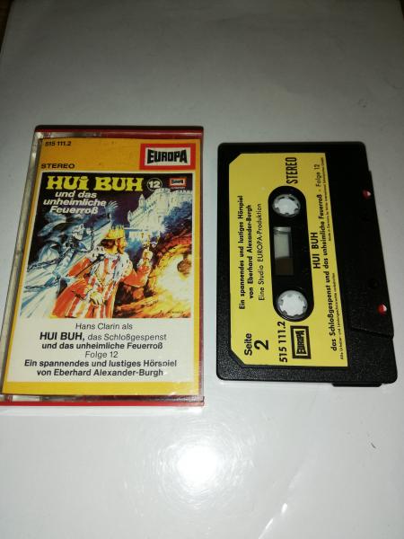 Hui Buh Folge 12 und das unheimliche Feuerroß Schwarz mit Beigen Aufkleber 515111.2 (Weißes FrontCover) Europa