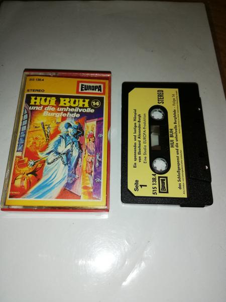 Hui Buh Folge 14 und die unheilvolle Burgfehde Schwarz mit Beigen Aufkleber 515138.4 Europa