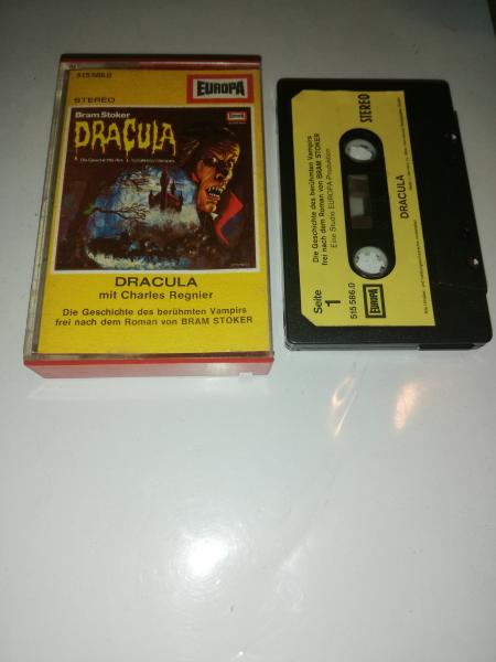 Dracula Schwarz mit Beigen Aufkleber 515586.0 Europa Gelbes Cover