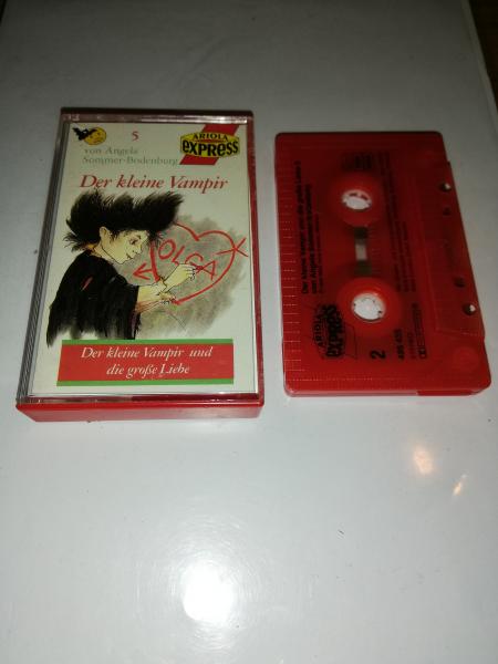 Der kleine Vampir Folge 5 und die große Liebe Rot mit Schwarzen Druck 495435-215 Ariola Express