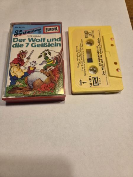 Die Märchenbox Folge 10 Der Wolf und die 7 Geißlein/Däumelinchen Gelb mit Gelben Aufkleber 515432.4 Europa(Innencover minimal bemalt)