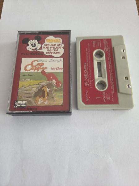 Cap und Capper Grau mit Roten Aufkleber 0656.519 Disneyland Records