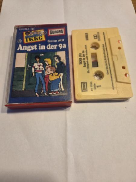 TKKG Folge 6 Angst in der 9A Gelb 515723.4 Europa Namen im Logo ausgeschrieben(Kleines Fenster)