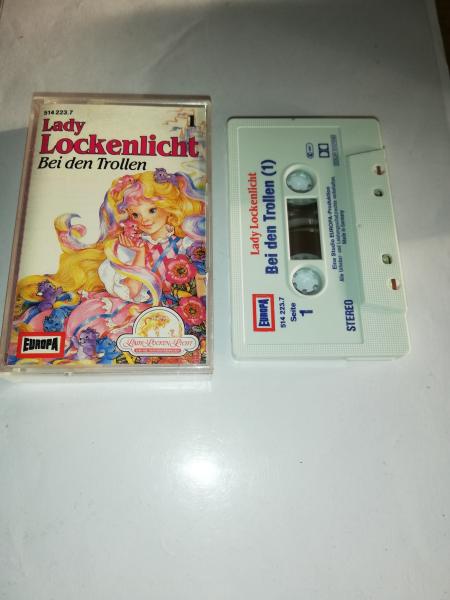 Lady Lockenlicht Folge 1 Bei den Trollen Weiß mit Rot Blauen Druck 514223.7 Europa