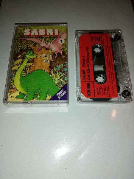 Sauri Folge 1 Geschichten vom kleinen Dinosaurier Transparent mit Roten Aufkleber 133115 Kolibri
