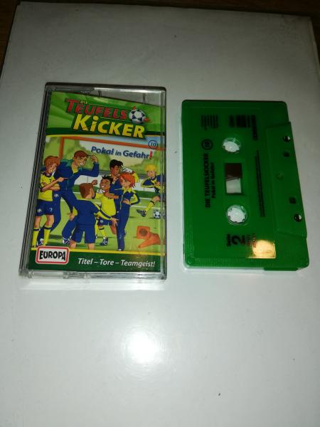 Die Teufelskicker Folge 10 Pokal in Gefahr ! Grün mit Schwarzen Druck 8287689610.4