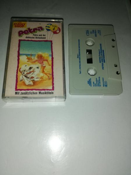 Petra Folge 4 und der diebische Hirtenhund Grau mit Blauen Druck 465769.4 CBS Family Shop