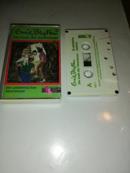 Enid Blyton Die Insel der Abenteuer Folge 2 Ein unheimliches Abenteuer 5-fach Schwarz geschraubt Weiß mit Grünen Druck Tonstudio Braun